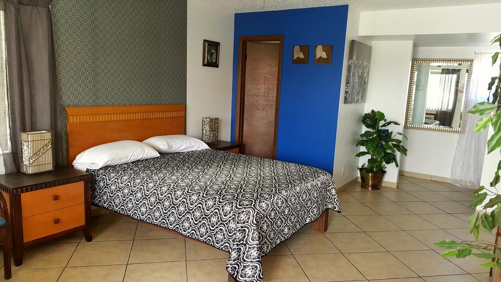 Lago Motor Inn Лейк-Уорт Экстерьер фото