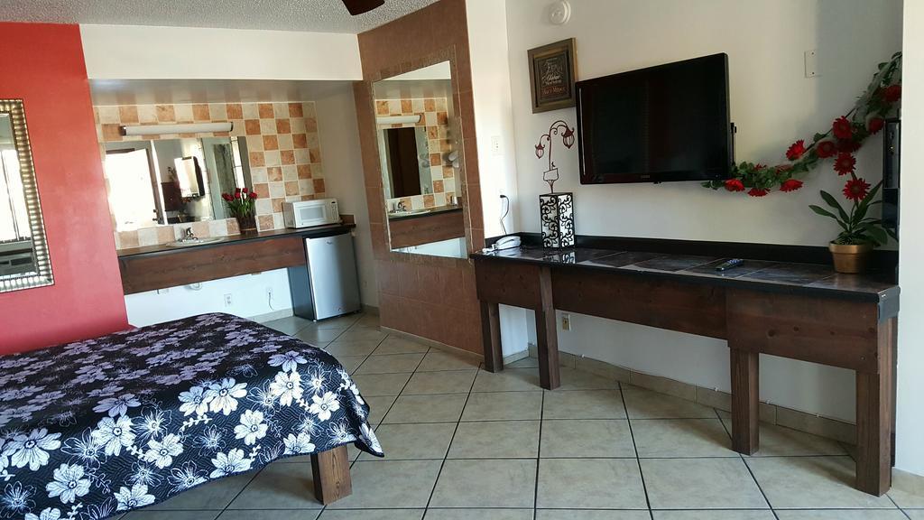 Lago Motor Inn Лейк-Уорт Экстерьер фото